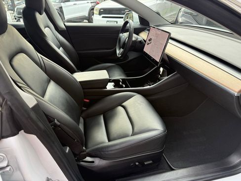 Used 2019 Tesla Model 3 Mid Range image 31