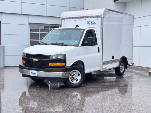 Used 2025 Chevrolet Express 3500 w/ Power Convenience Package image 2