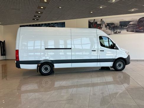 New 2025 Mercedes-Benz Sprinter 2500 image 8