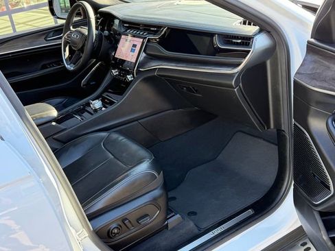 Used 2023 Jeep Grand Cherokee Overland image 27