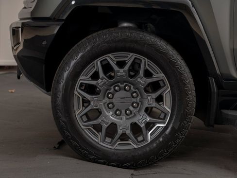 Used 2024 GMC Hummer EV 3X image 45