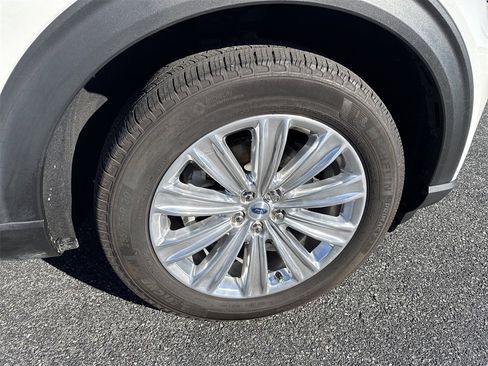 Used 2024 Ford Explorer Limited w/ Equipment Group 301A image 12