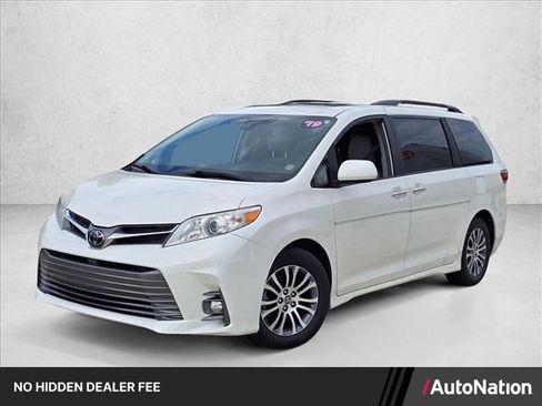 Used 2019 Toyota Sienna XLE w/ XLE Navigation Package FWD image 1