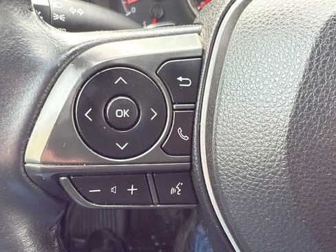 Used 2020 Toyota Corolla SE image 12