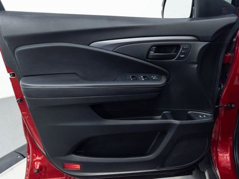 Used 2023 Honda Passport TrailSport image 11