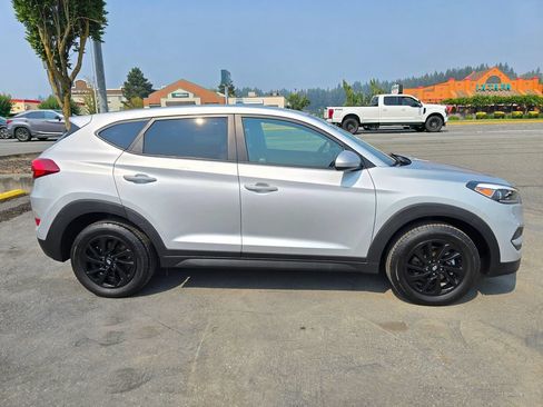 Used 2018 Hyundai Tucson SE w/ Cargo Package AWD/4WD image 8