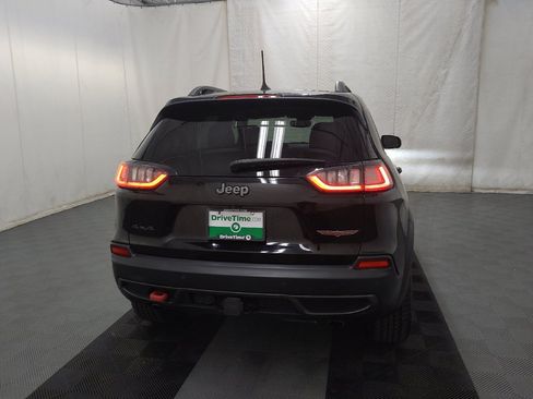 Used 2019 Jeep Cherokee Trailhawk AWD/4WD image 7