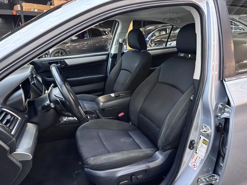 Used 2017 Subaru Legacy 2.5i Premium w/ Moonroof Package AWD/4WD image 9