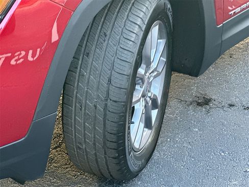 New 2024 GMC Terrain SLT w/ Tech Package image 25