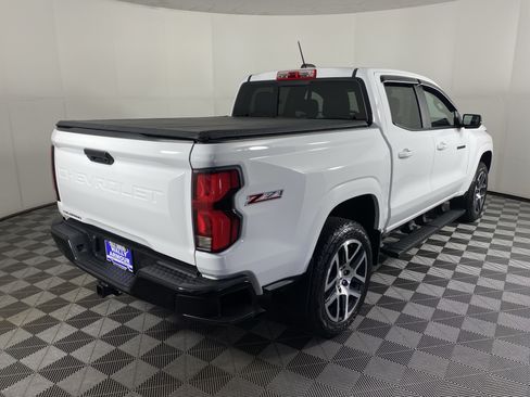 Used 2023 Chevrolet Colorado Z71 w/ Z71 Convenience Package 2 AWD/4WD image 9