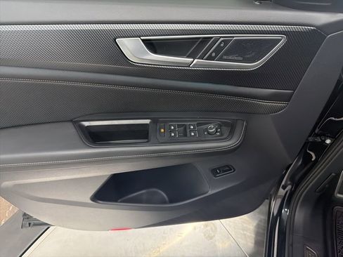 Used 2024 Volkswagen Atlas Cross Sport SEL Premium R-Line image 18