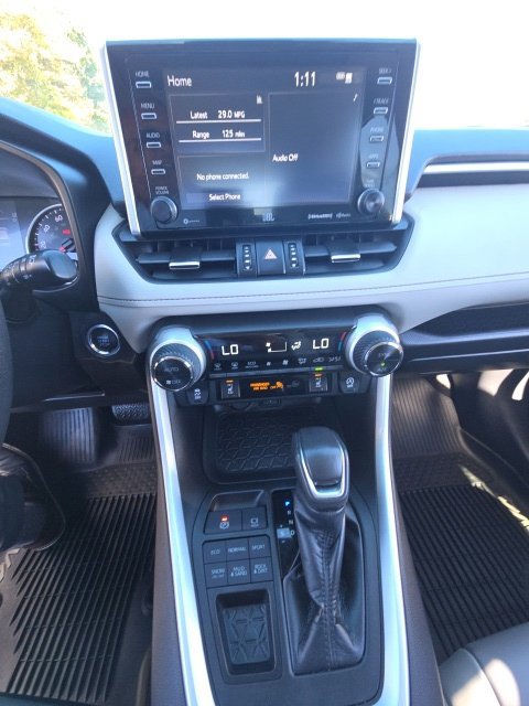 Used 2020 Toyota RAV4 XLE Premium AWD/4WD image 25