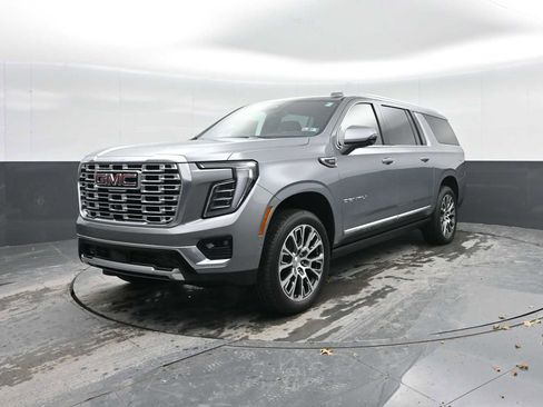 New 2026 GMC Yukon XL Denali w/ Sun & Power Step Package image 5