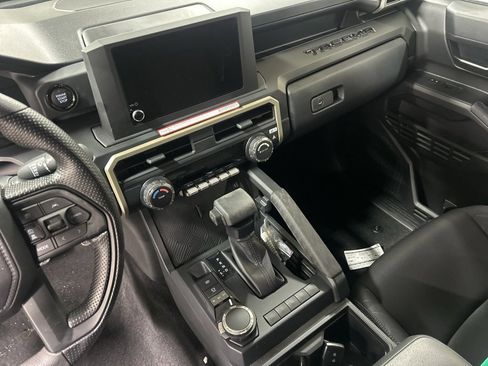Used 2025 Toyota Tacoma SR image 7