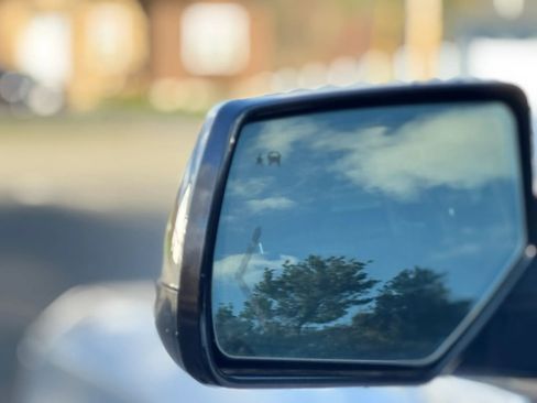 Used 2016 Chevrolet Suburban LTZ image 11