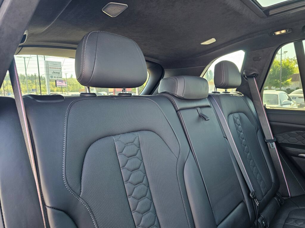 Used 2022 BMW X5 M AWD/4WD image 13