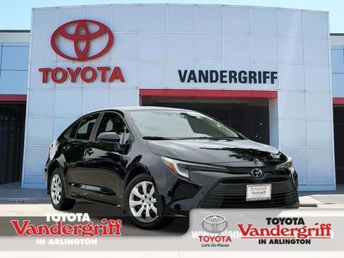 Used 2026 Toyota Corolla LE FWD image 1