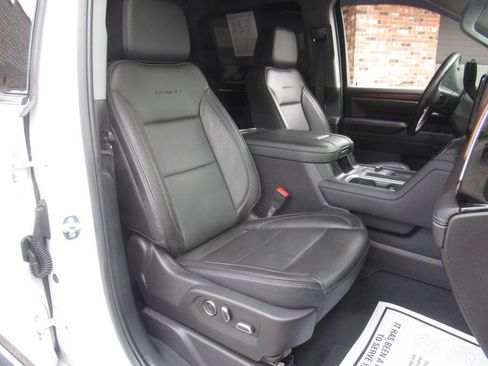Used 2025 GMC Sierra 2500 Denali w/ Denali Reserve Package AWD/4WD image 8