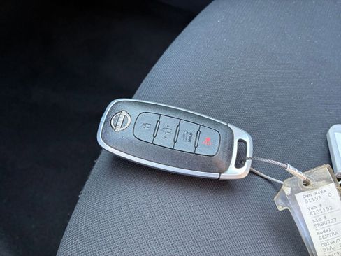 Used 2025 Nissan Sentra SV image 20