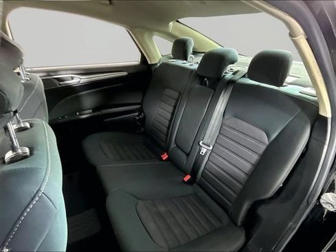 Used 2020 Ford Fusion SE FWD image 19