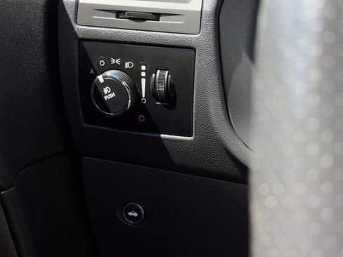 Used 2013 Dodge Challenger SRT8 w/ Harman Kardon Audio Group RWD image 31