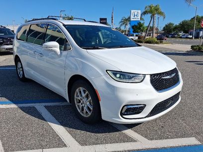 Used 2022 Chrysler Pacifica Touring-L
