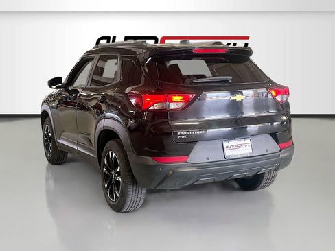 Used 2022 Chevrolet TrailBlazer LT w/ Driver Confidence Package image 5
