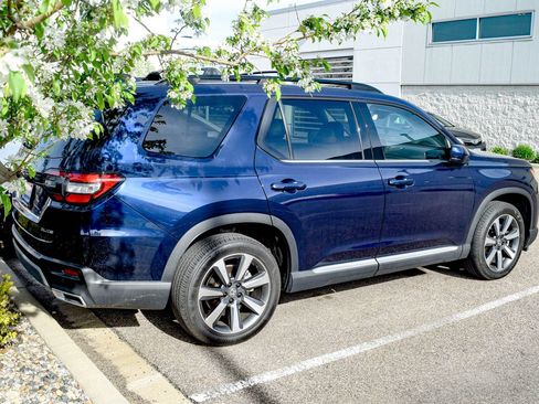 Used 2023 Honda Pilot Elite image 14