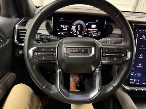 Certified 2025 GMC Acadia Elevation w/ Black Edition FWD image 38