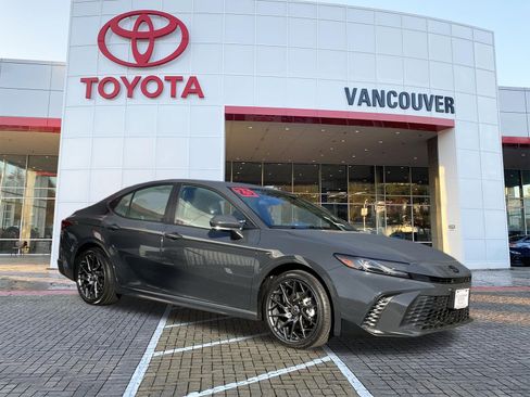 Certified 2025 Toyota Camry SE image 1