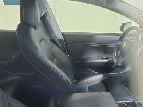 Used 2018 Tesla Model 3 Long Range image 4