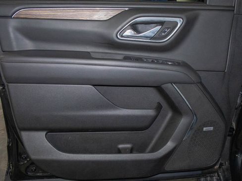 Used 2023 Chevrolet Suburban High Country AWD/4WD image 11