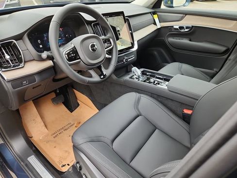 New 2025 Volvo XC90 B6 Plus w/ Protection Package Premier image 9
