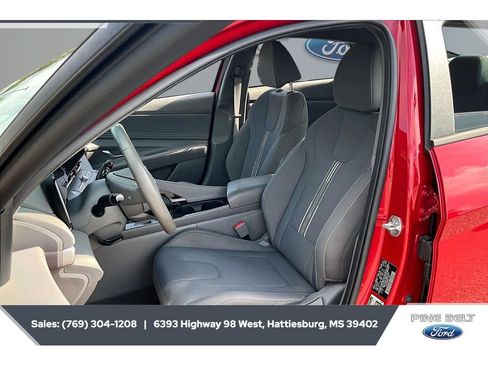 Used 2023 Hyundai Elantra SEL w/ Convenience Package FWD image 18