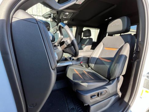 Used 2021 GMC Sierra 2500 AT4 w/ AT4 Premium Plus Package image 29