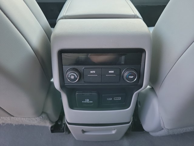 Used 2020 GMC Acadia SLT FWD image 17