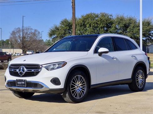 Certified 2025 Mercedes-Benz GLC 300 image 3