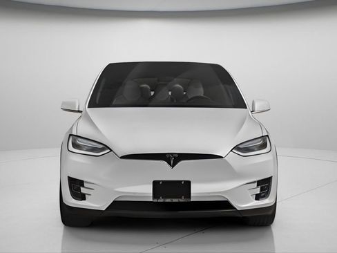 Used 2017 Tesla Model X 75D image 4