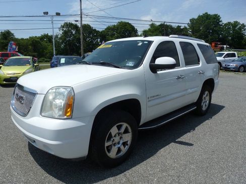Used 2007 GMC Yukon Denali AWD/4WD image 2