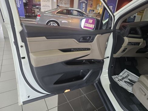 Used 2018 Honda Odyssey EX-L image 9