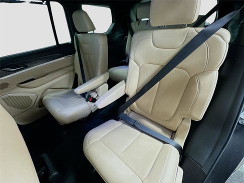 Used 2023 Jeep Grand Cherokee L Limited w/ Luxury Tech Group II image 24