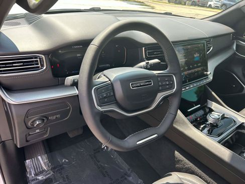 Used 2026 Jeep Grand Wagoneer L Limited AWD/4WD image 21