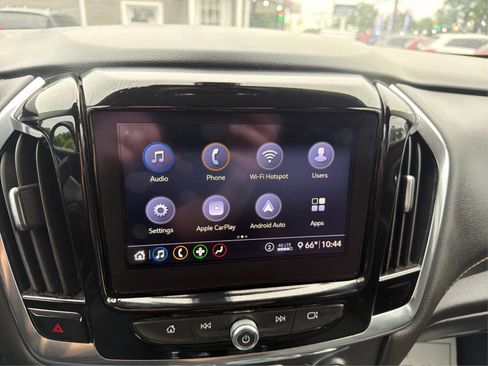 Used 2020 Chevrolet Traverse LT FWD image 17
