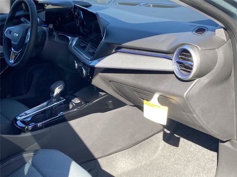 New 2026 Chevrolet Trax LT w/ Driver Confidence Package image 32