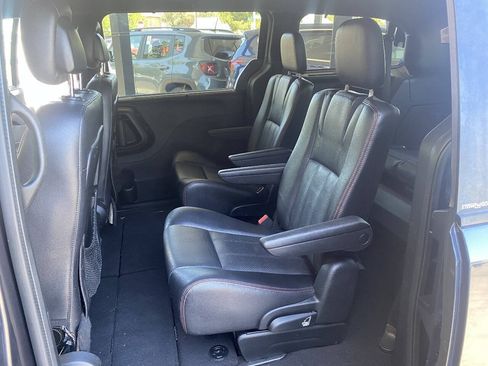 Used 2014 Dodge Grand Caravan R/T w/ Driver Convenience Group FWD image 21