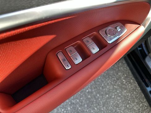 Used 2025 Genesis G70 2.5T w/ Sport Prestige Package image 19