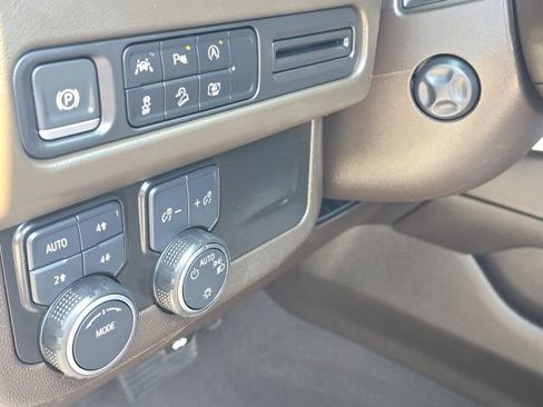 Used 2023 Chevrolet Tahoe Z71 w/ Luxury Package image 26