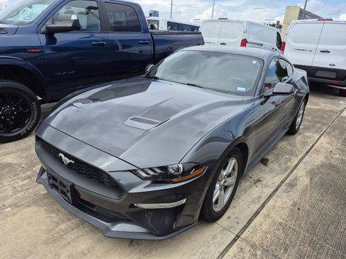 Used 2019 Ford Mustang Coupe RWD image 1