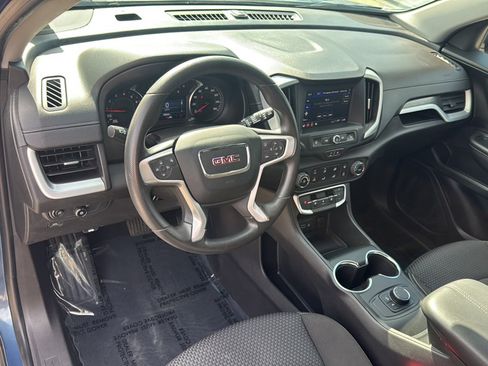 Used 2024 GMC Terrain SLE FWD image 10