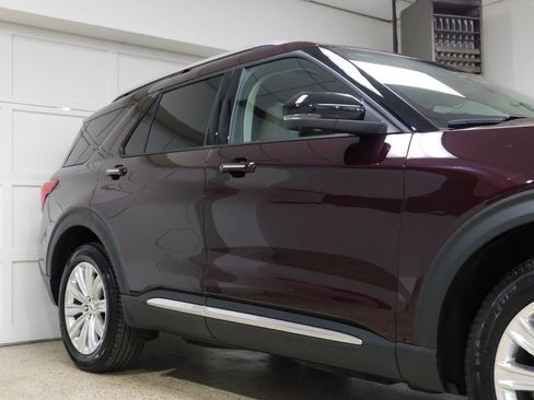 Used 2023 Ford Explorer Limited w/ Class IV Trailer Tow Package AWD/4WD image 9